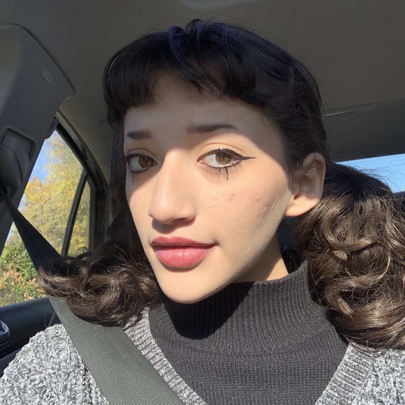 Meet your Posher, B - Picture 1 of 1